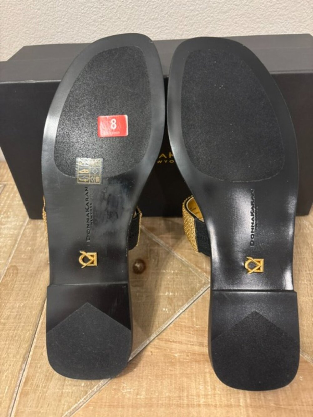NEW Donna Karan New York Harwin Black Leather Slide Sandals Size 8 - Picture 3 of 5
